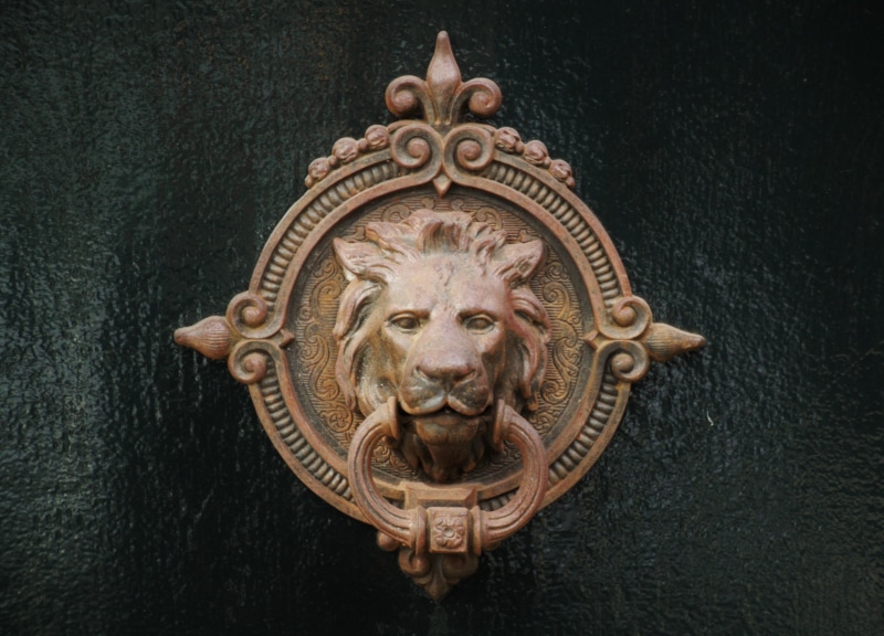 day, brass, close door handle, house entrance, pattern, human representation, metal handle, art and craft, door, knob, design, wall - building feature