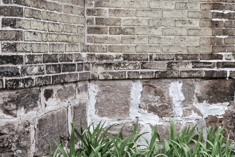 horizontal, 4K, building, water, grunge, aged, surface, outdoors, old, exterior, stone wall, mason, stone, grass, no people, structure, solid, weathered