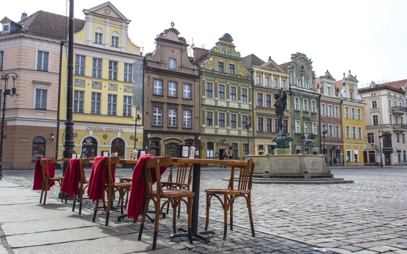 Poznan, street, cafe, window, sky, Poznan, built structure, seat, cobblestone, nature, travel destinations, building exterior, outdoors, Poland, building