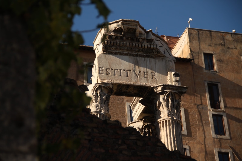 low angle view, built structure, belief, italy, place of worship, temple, roman forum, outdoors, travel, sky, the past, roman empire, history, city, roma