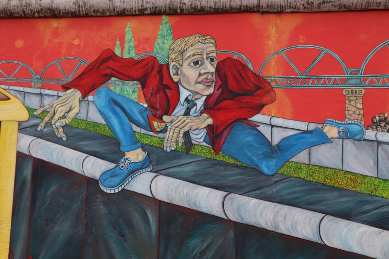 human representation, painting, graffiti, structures, graffity, built structure, creativity, day, germany, man, low angle view, east-side-gallery, walks