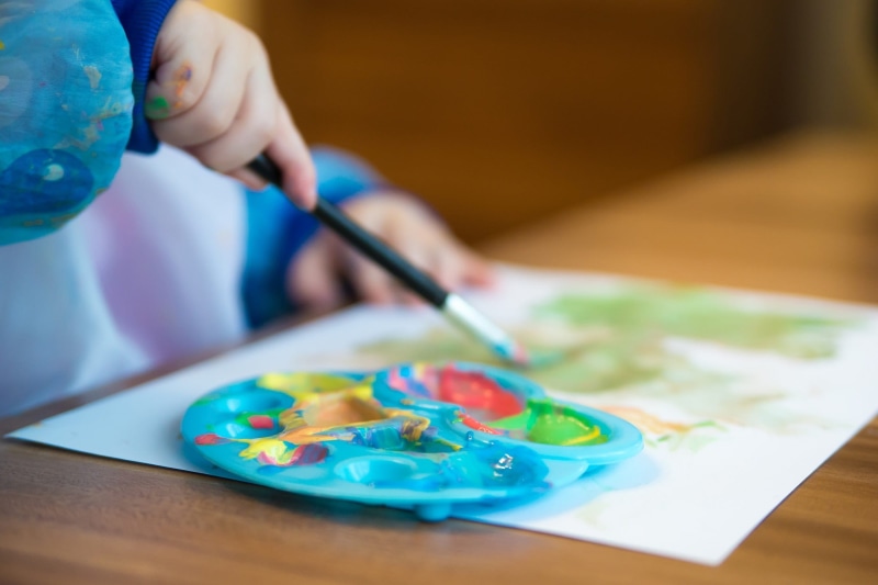 human body part, klekse, paint, work, focus on foreground, palette, craft, child, paintbrush, art, art and craft, watercolor paints, indoors, artists, human hand