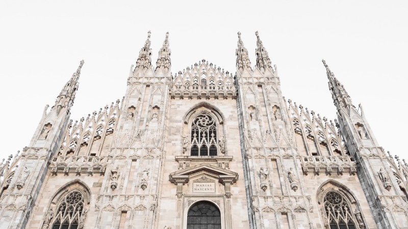 travel destinations, low angle view, beautiful, white, clear sky, outdoor, 2K, belief, spire, sightseeing, dominik, cathedral, spirituality, religion