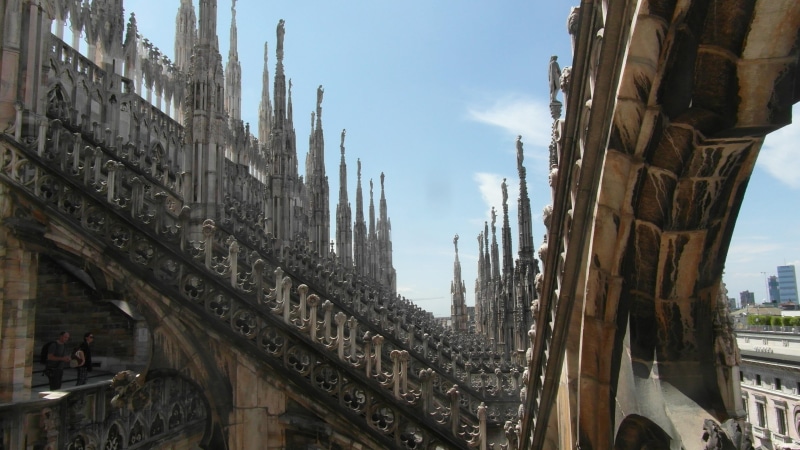 bridge - man made structure, milan cathedral, culture, architectural column, cultura, office building exterior, architecture, connection, bridge, milano