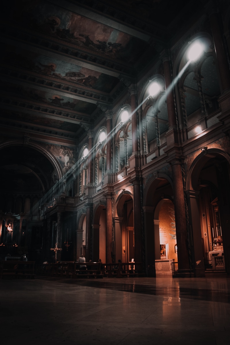 built structure, spirituality, 5K, milan cathedral, history, indoors, ceiling, architecture, building, arch, lighting equipment, stone, empty