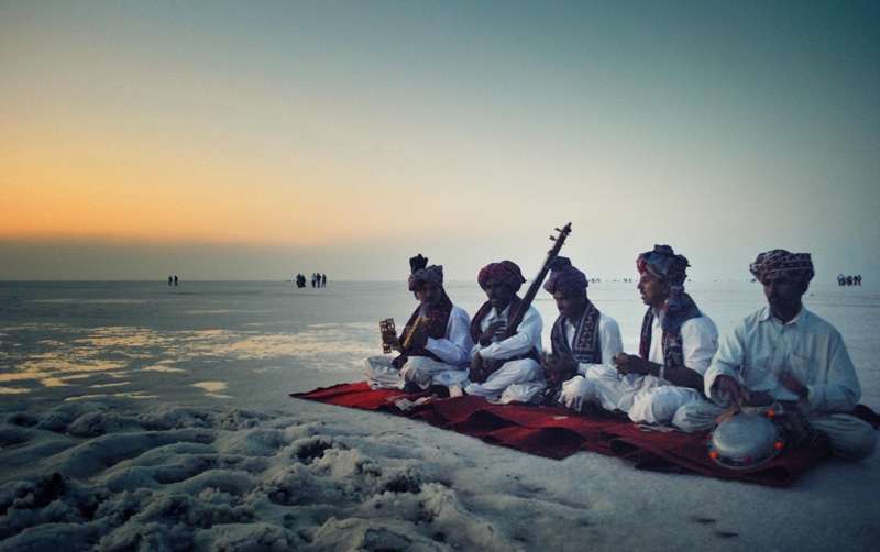sunset, nature, sitting, outdoors, vacations, Utsav, sand, real people, water, people, beach, leisure activity, sea, group of people, clear sky, men, horizon over water