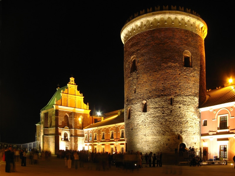 architecture, street, tower, Lublin, illuminated, sky, 2K, Polish, building, incidental people, building exterior, city, outdoors, the past, travel destinations