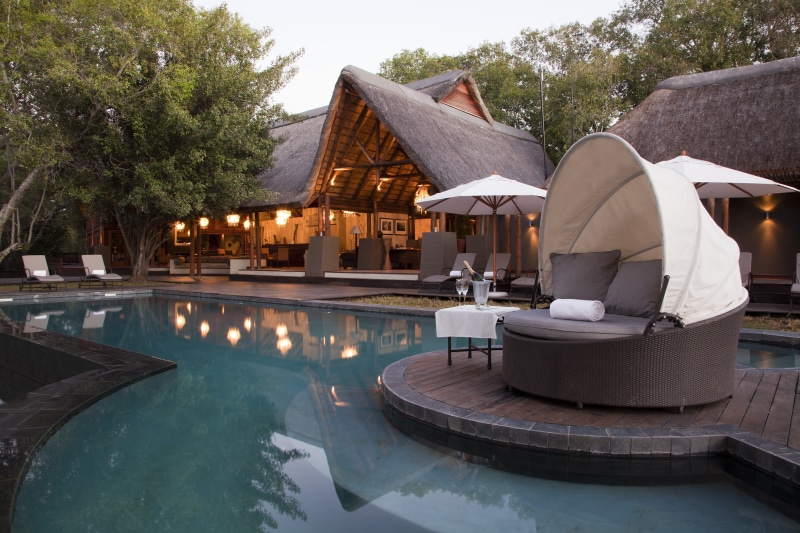 tourist resort, nature, house, 2K, building exterior, swimming pool, gray, pillows, table., sunbeds, sofa, hauses, plant, two, built structure, poolside