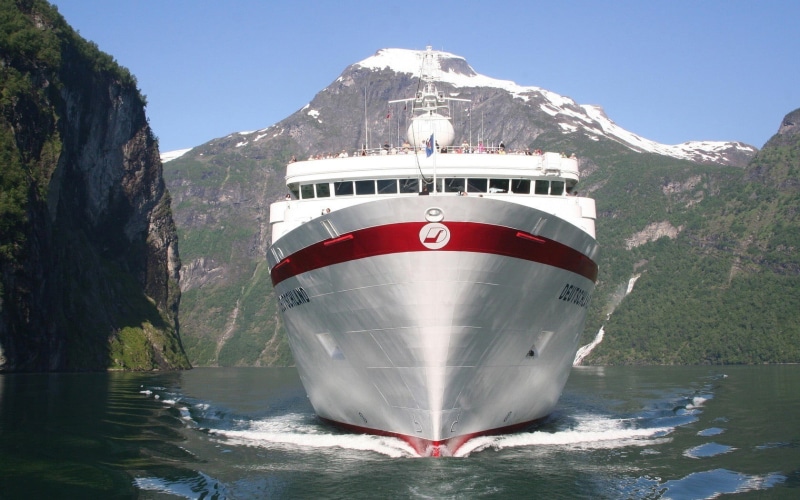 day, formation, cruise ship, no people, tent, red, waterfront, ship, 720P, mountain, nature, non-urban scene, tranquility, mode of transportation, vehicle