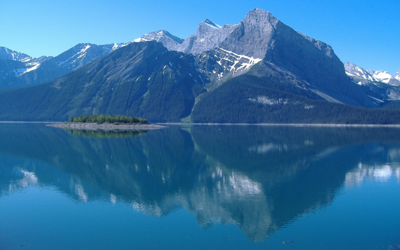 beauty in nature, purity, scenics - nature, sky, reflection, mountain peak, winter, day, snowcapped mountain, cold temperature, blue, mountain, white, tranquil scene