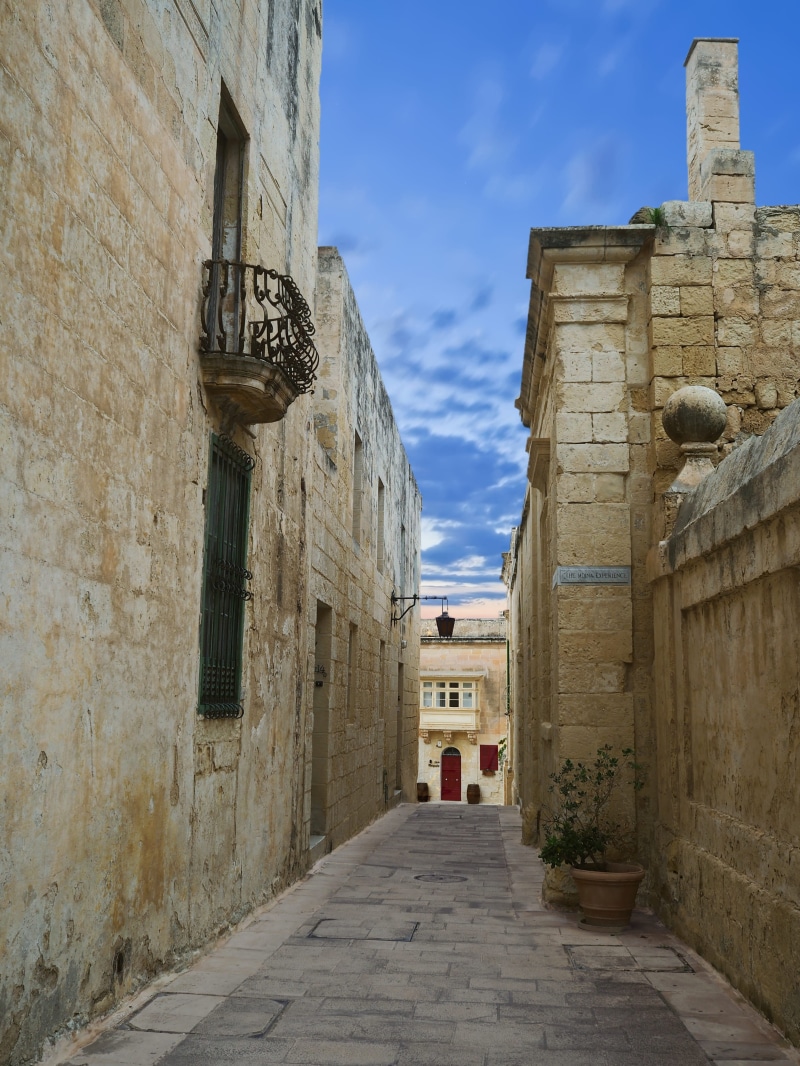 day, old, 4K, alley, nature, heritage, limestone, unesco, footpath, building exterior, history, sunsets, maltese islands, mdina, incidental people, ancient civilization