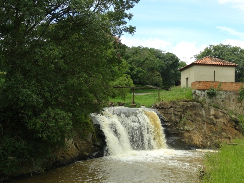 scenics - nature, sky, rural zone, small house, 5K, flowing, motion, long exposure, power in nature, tree, architecture, outdoors, ipanema, growth, flowing water