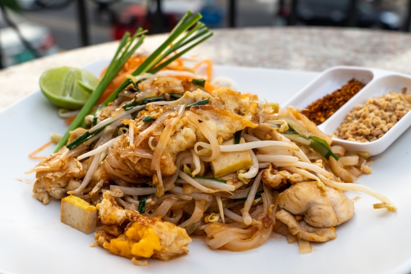 bangkok, fried, plate, indoors, focus on foreground, thai, dinner, chinese food, eat, temptation, indulgence, green, italian food, asia, natural, nature