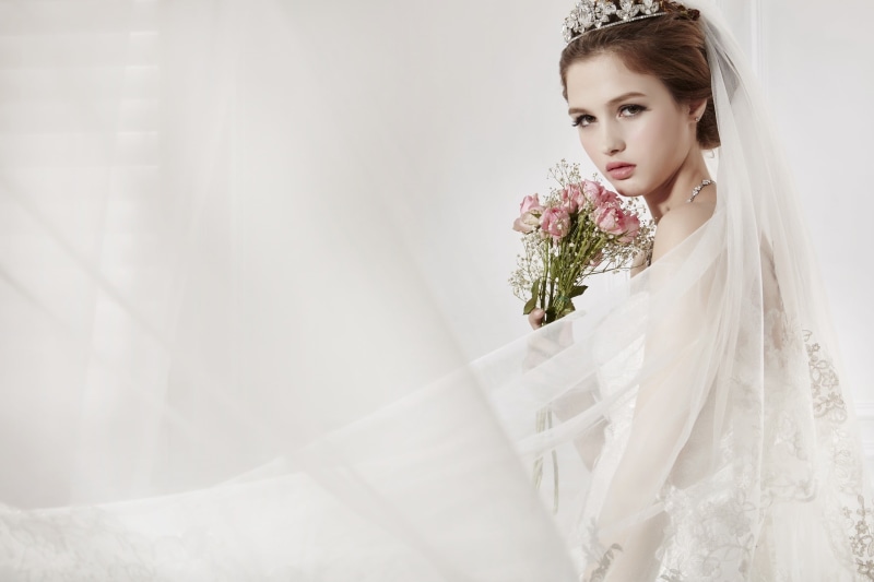 wedding dress, hairstyle, newlywed, lifestyles, beautiful woman, women, real people, event, contemplation, young adult, fashion, beauty, white color, bride