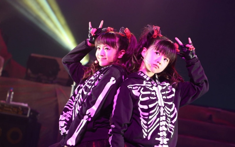 togetherness, young men, adult, portrait, focus on foreground, nightlife, females, looking, Band (Music), two people, women, Japanese, hairstyle, indoors