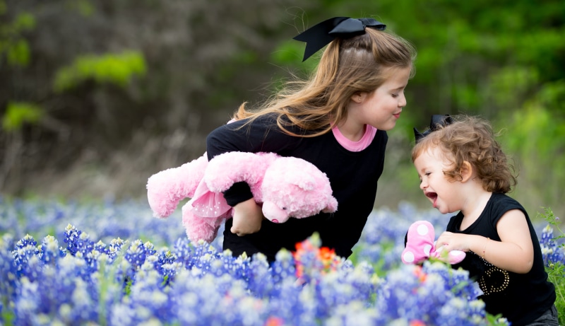 girls, sister, bluebonnet, daughter, united states, day, women, family, gardening, offspring, plant, females, 5K, growth, ennis, innocence, outdoors, amigas