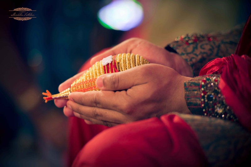 hindu, human body part, marriage, focus on foreground, flower, close-up, human hand, selective focus, celebration, indian, holding, jewelry, adult, gift