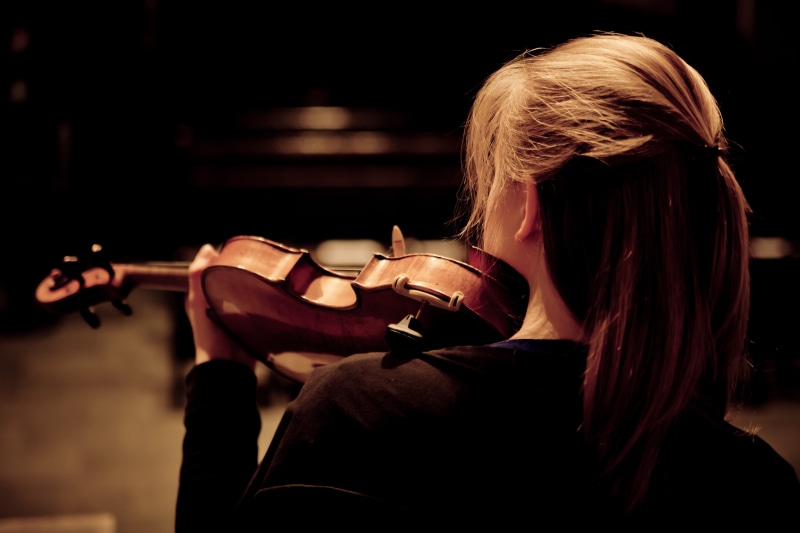 beautiful woman, 4K, sitting, indoors, arts culture and entertainment, musical equipment, one person, holding, women, violinist, string instrument, real people