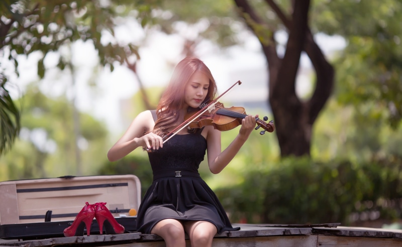 musician, musical equipment, musical instrument, string instrument, fashion, 4K, young women, hairstyle, skill, women, playing, music, arts culture and entertainment