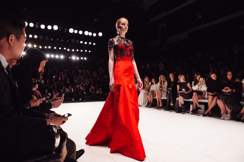 full length, performance, females, group of people, model, males, large group of people, arts culture and entertainment, fashion week, crowd, real people