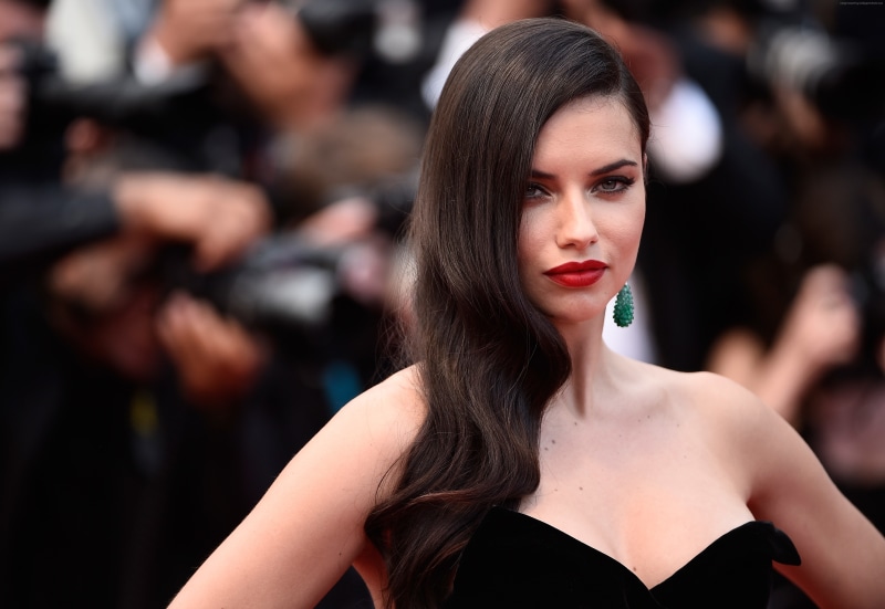 hairstyle, front view, actress, photographer, clothing, 4k, fashion, focus on foreground, glamour, portrait, 4K, the media, actor, hair, fashion show