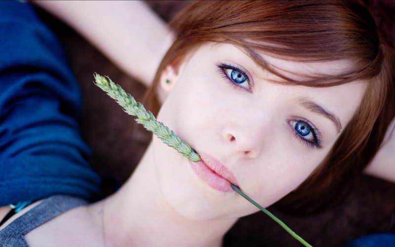 blue, 2K, redhead, girl, woman, lying, eyes, beautyful