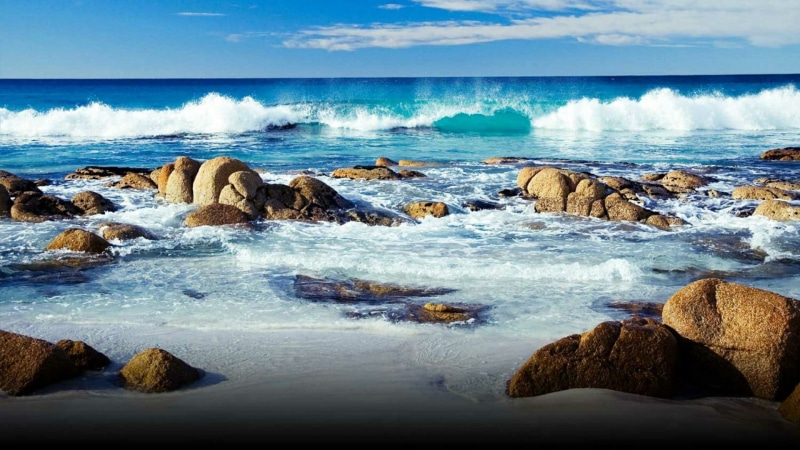 solid, horizon, body of water, sport, coast, wave, wind wave, nature, great barrier reef, beauty in nature, motion, power in nature, rock, 1080P, horizon over water