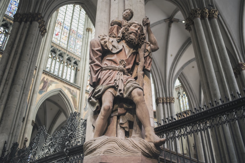 monument, cathedral, low angle view, arches, dome, gothic, pillars, art, religion, religious, male likeness, god, 2K, art and craft, ornate, statue, building exterior