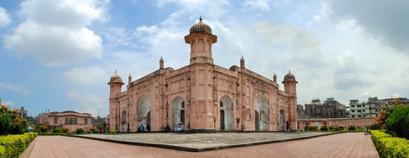sky, outdoor, outdoors, fort aurangabad, 2K, architecture, lalbagh, fort, waterfront, bangladesh, skyline, clear, government, white, built structure, water