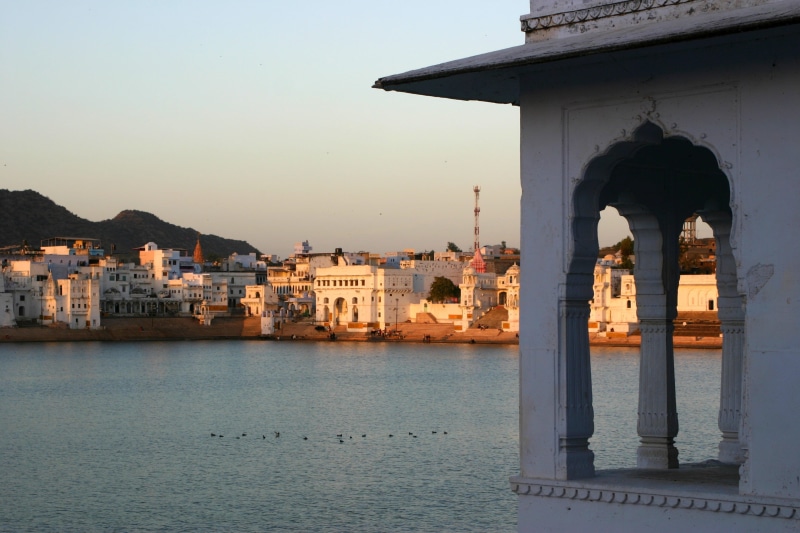 India, water, no people, travel, sky, lake, building, residential district, waterfront, sea, travel destinations, Pushkar, 2K, clear sky, city, day, outdoors