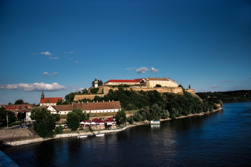 white, plant, day, nature, 5K, building, castle, river, fort, architecture, europe, exit, history, outdoors, monument, historical, summer, petrovaradin