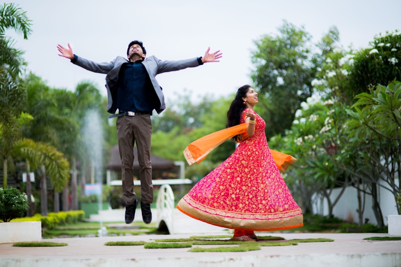 day, two people, nature, women, pre-wedding, positive emotion, love, full length, happiness, couple shoot, rain, human arm, body part, limb, fun, wedding photographer