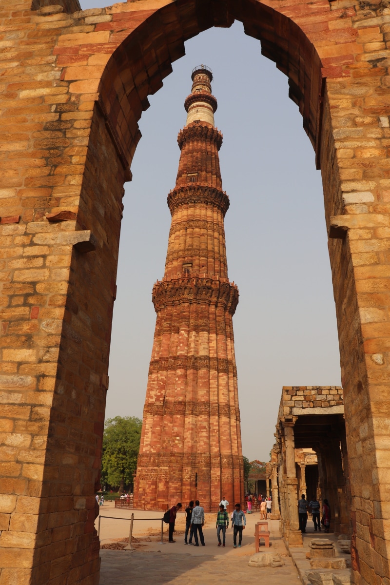 stonework, pillar, outdoors, 5K, ancient civilization, crowd, unesco world heritage site, carved, sky, travel, ancient, building qutub minar, heritage