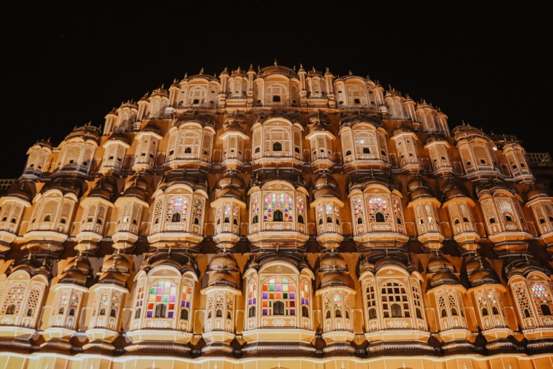 low angle view, travel destinations, the past, windows, history, outdoors, hawa, building exterior, travel, city, mahal, architecture, built structure