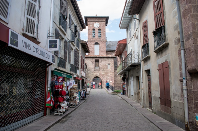 town, street, 5K, urban, built Structure, outdoors, alley, people, architecture, window, building, holidays, men, brick, France, buildings, no people