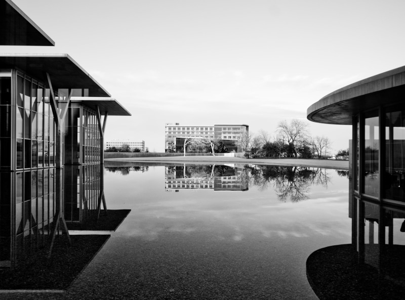nature, art, Museum, Fort Worth, lake, day, photo, Black and White, water, grayscale, residential district, no people, Roxy Paine, dmu dallas, United States of America