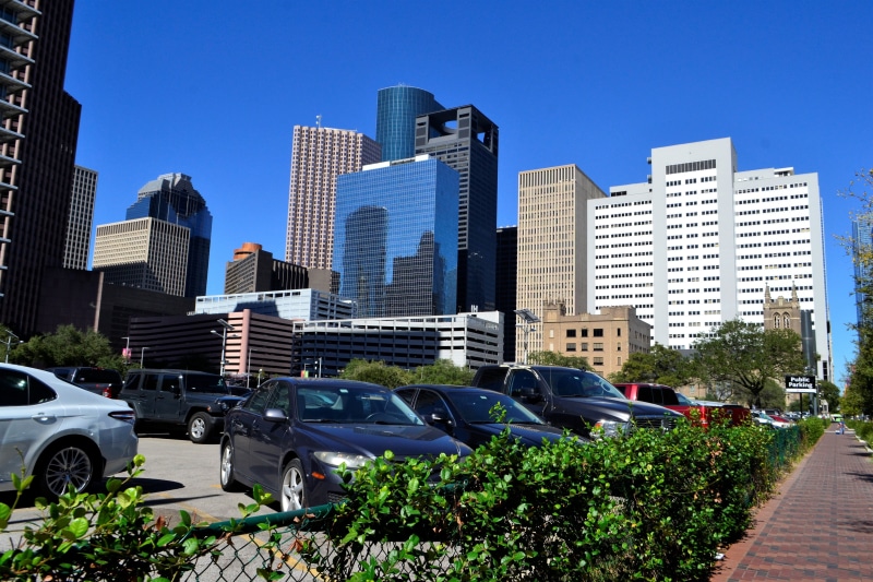 nature, black, united states, blue sky, built structure, construction, sunny, windows, bushes, downtown district, scene, transportation, building, hedges