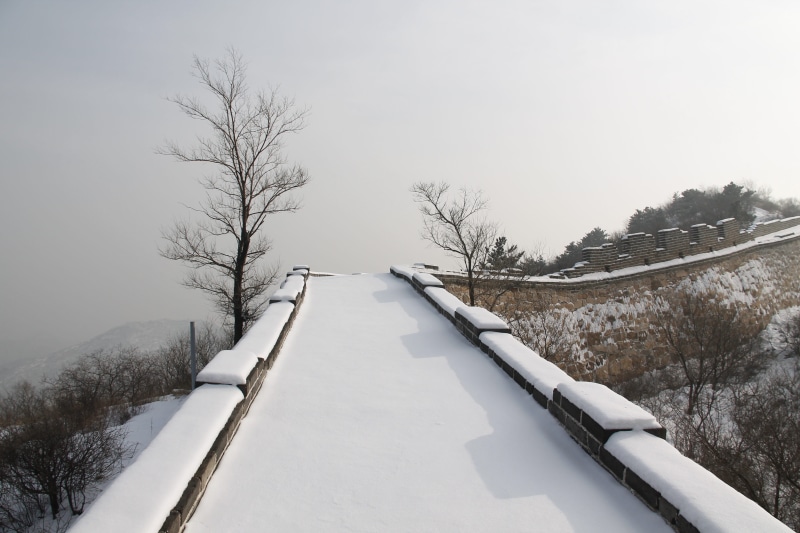 nature, covering, 4K, diminishing perspective, cold temperature, winter, cold, outdoors, day, beauty in nature, snowing, sky, badaling great wall in snow