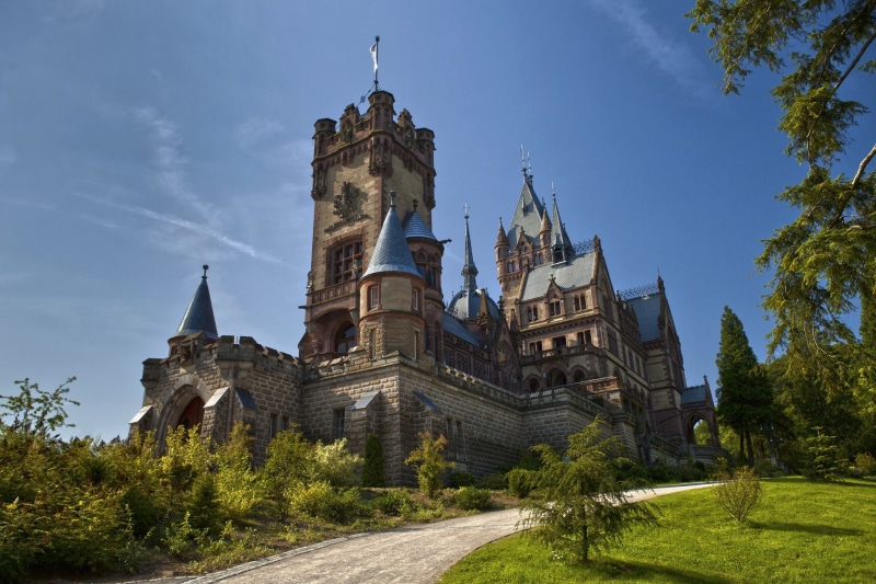 Flag, building, field, Drachenburg Castle, tower, Trees, nature, clouds, 1080P, bricks, castle, Dirt Road, architecture, Germany, Ancient, landscape, grass