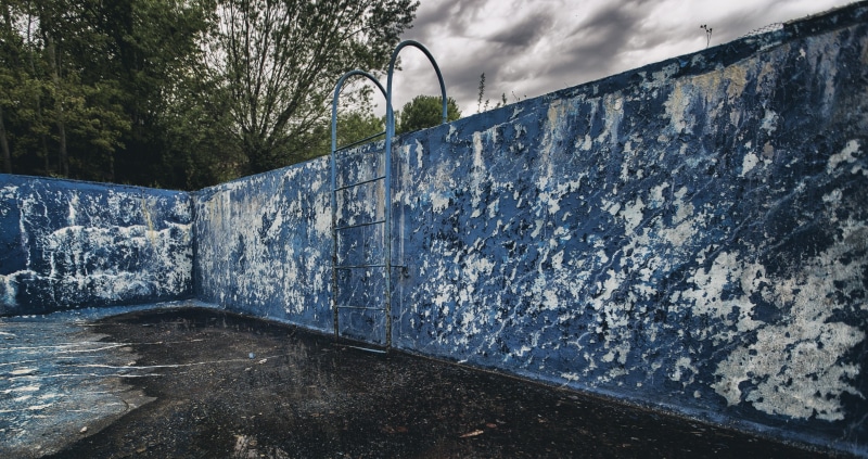 2K, concrete, day, tree, outdoors, nature, wall - building feature, retaining wall, cloud - sky, swimming pool, wall, no people, sky, abandoned, water