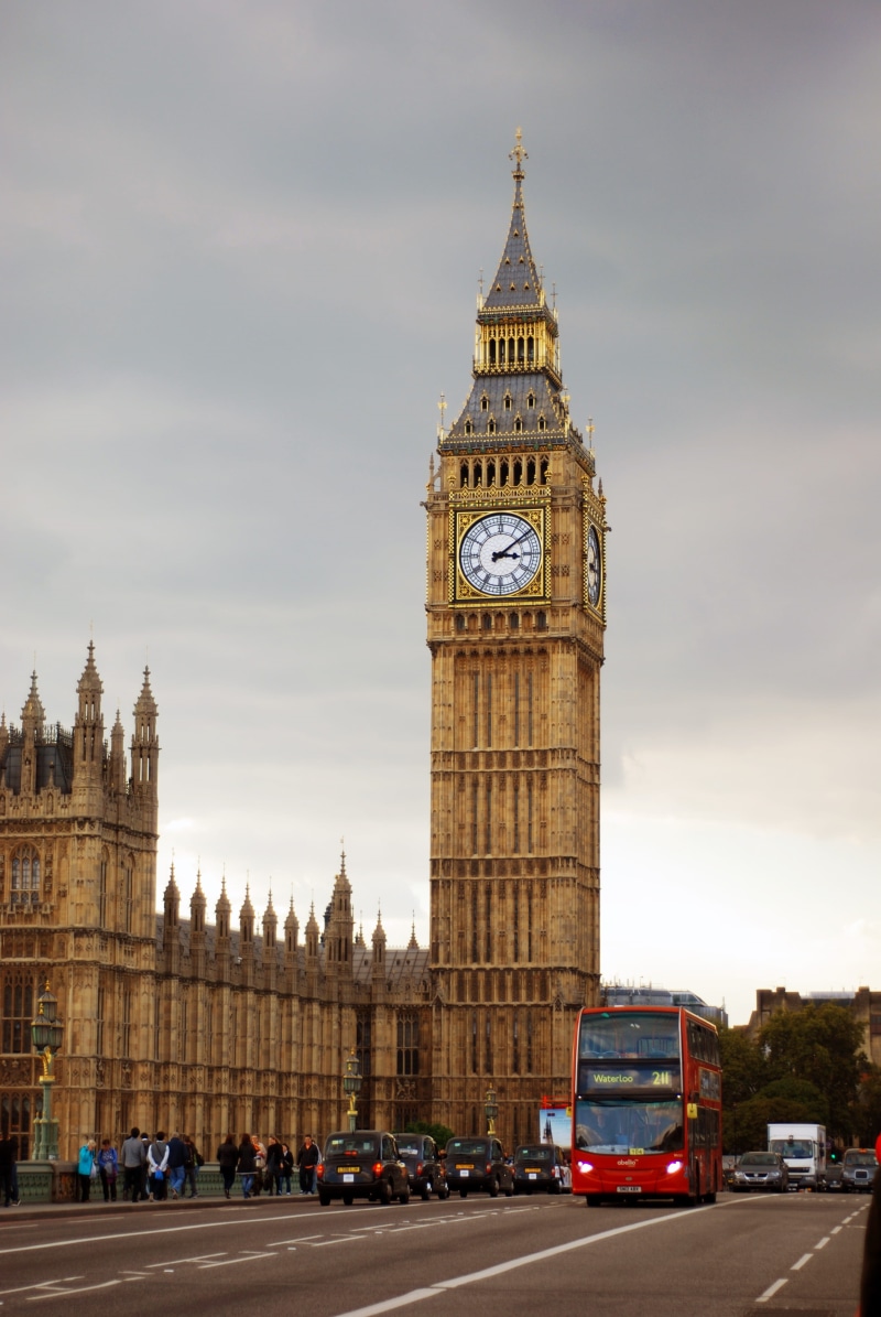 mode of transportation, big ben, built structure, parliament, city, land vehicle, 4K, tourism, travel destinations, building, car, road, landmark, white