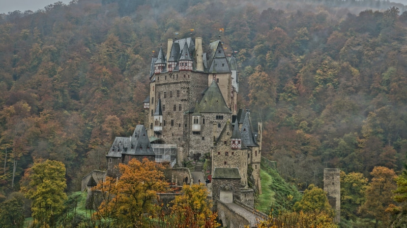 4K, eltz castle