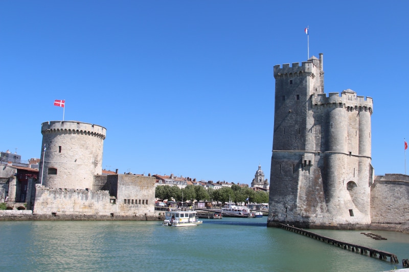 daytime, building exterior, day, river, travel, near, white, architecture, nature, no people, built structure, beige, fort, fortified wall, travel destinations