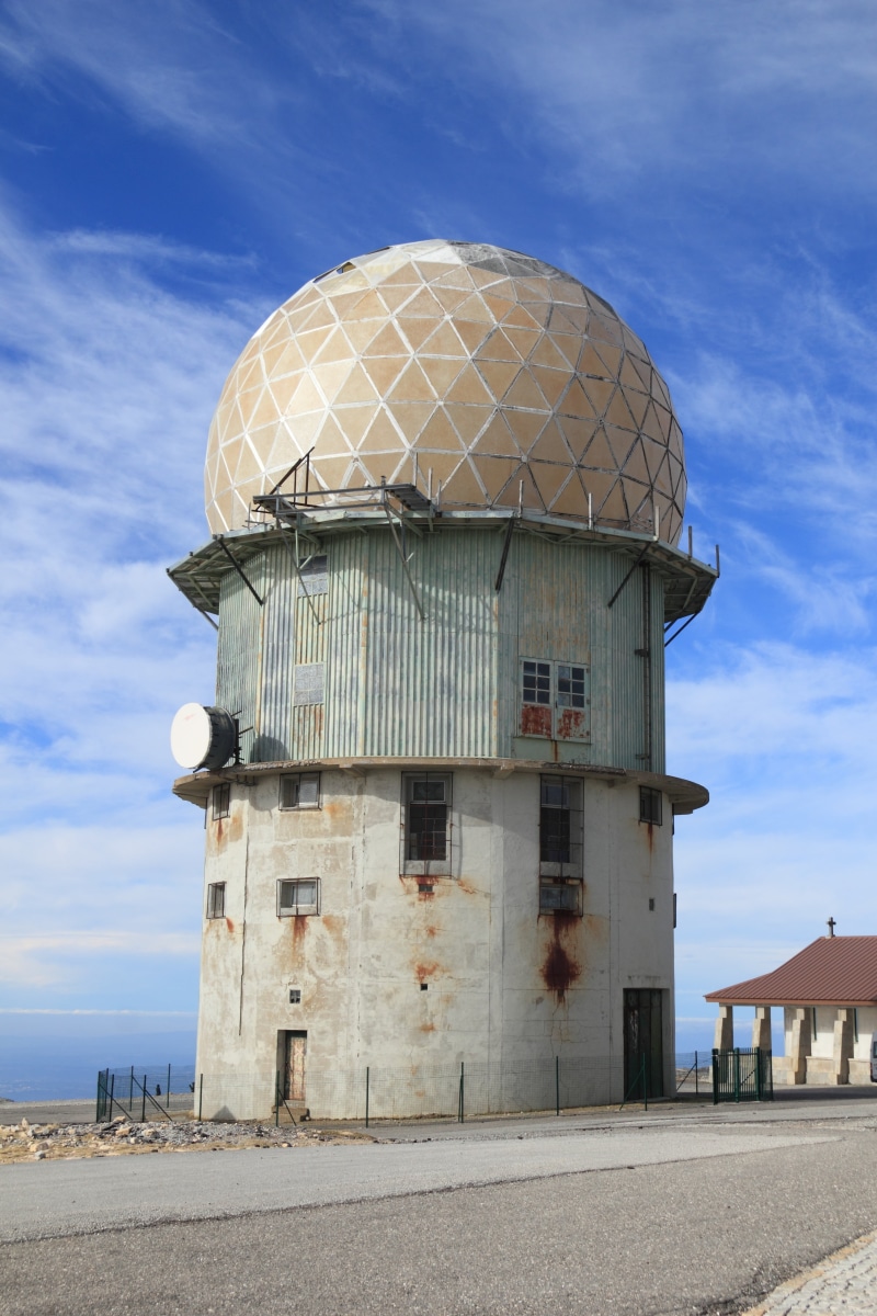 building exterior, no people, security, protection, sierra, travel destinations, da, lookout tower, radar, cloud - sky, day, blue, portugal, outdoors, dome
