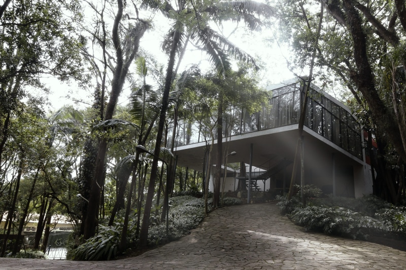 architecture, lina bo bardi, brazil, 4K, land, casa de vidro lina bo bardi, casa de vidro, bridge, built structure, arquitetura, direction, tree, bridge - man made structure
