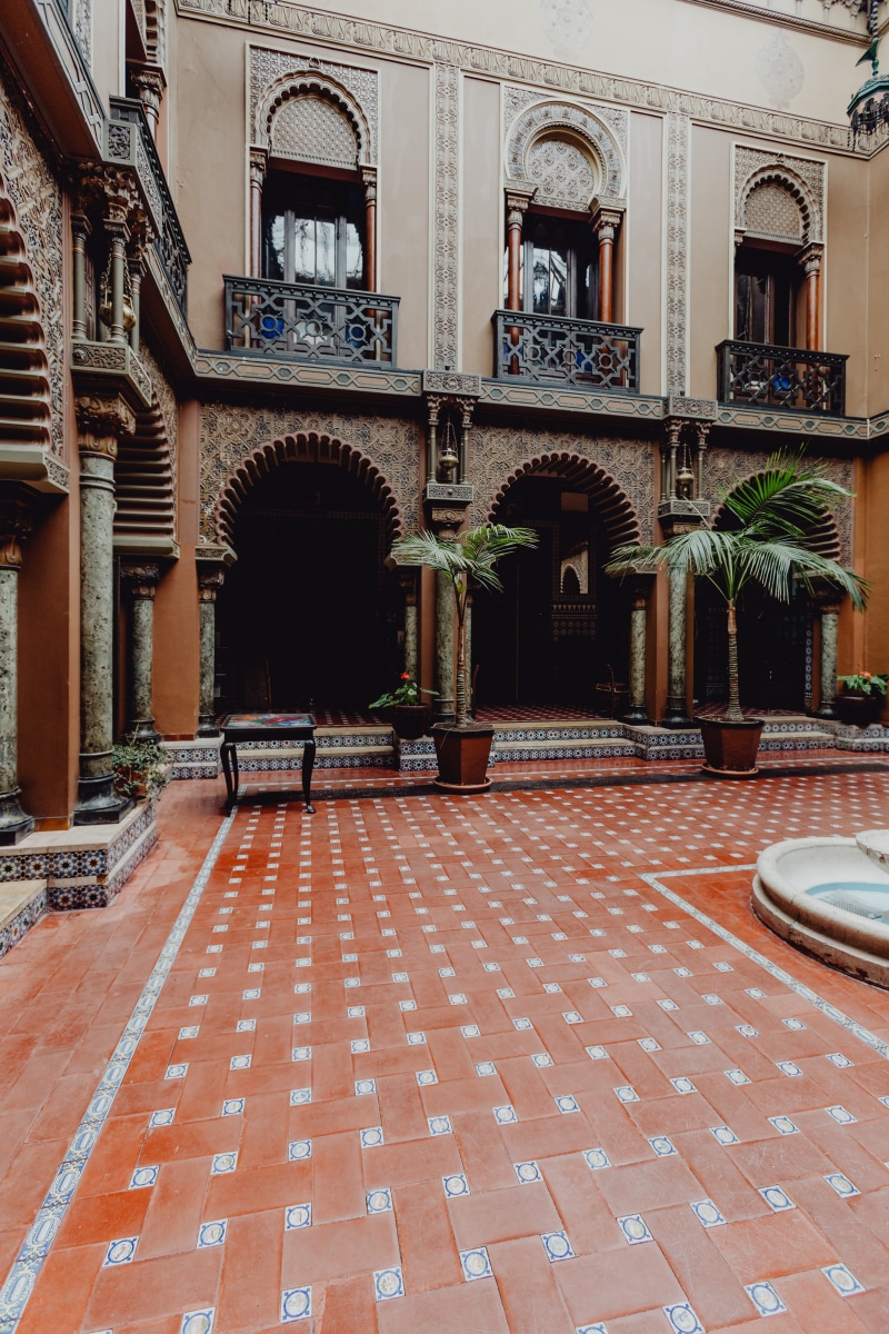 entrance, portugal, courtyard, no people, belief, history, ornate, interior design, Moorish, day, Moorish-style, architectural column, 5K, Palacio Alverca