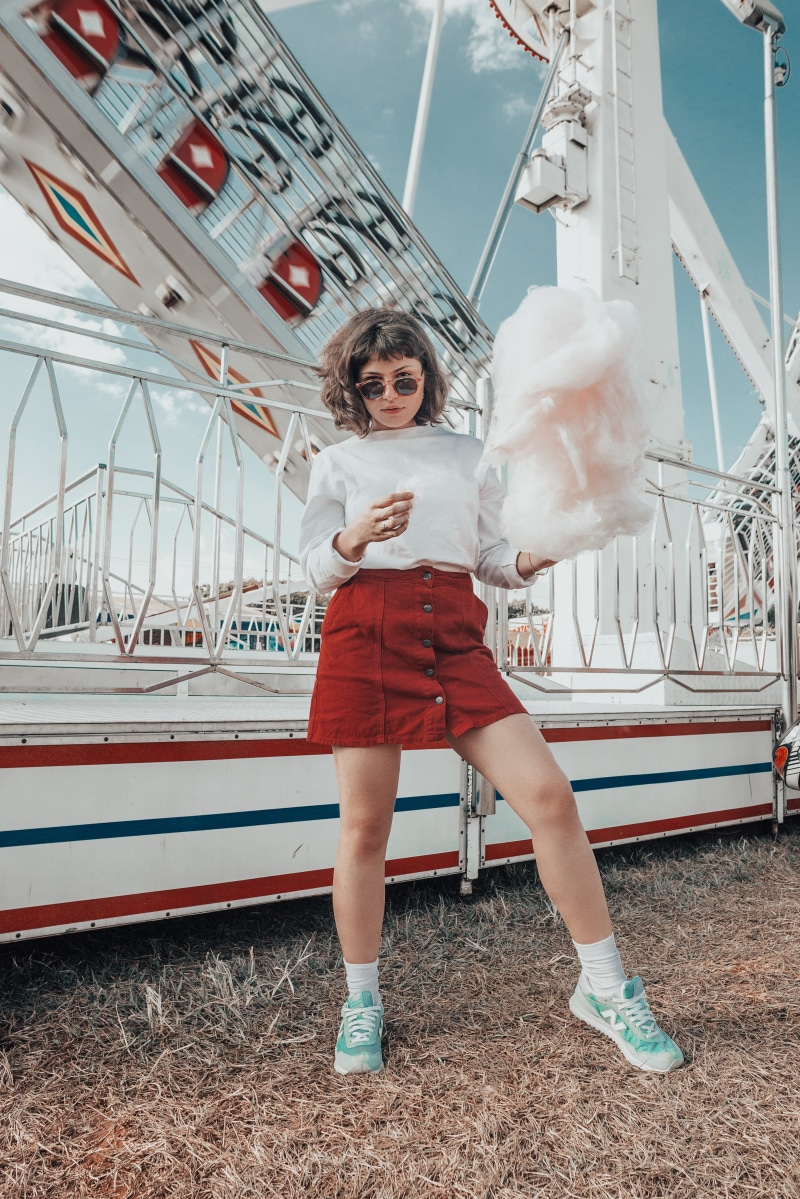 elegance, park, young Adult, floss, amusement park, portrait, whinter, fun, smiling, long, lifestyles, theme park, people, ship, lifestyle, beautiful, beauty