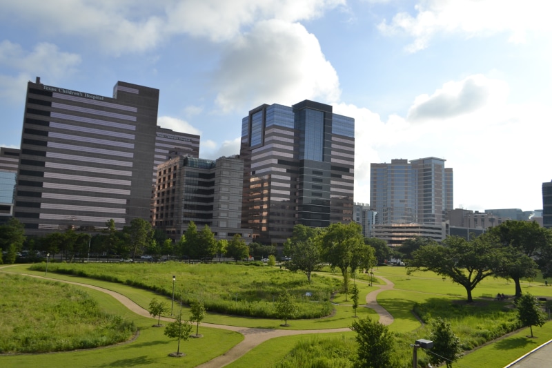 building exterior, real-estate, day, residential, outdoors, lease, grass, commercial, no people, condominium, tall - high, built structure, apartment, skyline