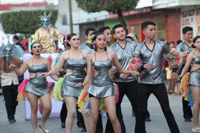 people, dance, three quarter length, parade, young women, women, fashion, group, dancer, 5K, fun, crowd, clothing, real people, day, lifestyles, carnival