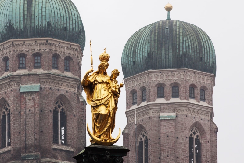 tourism, scepter, holy maria, city, boy, representation, towers, art and craft, human representation, christianity, mother of jesus, munich, crown, sculpture